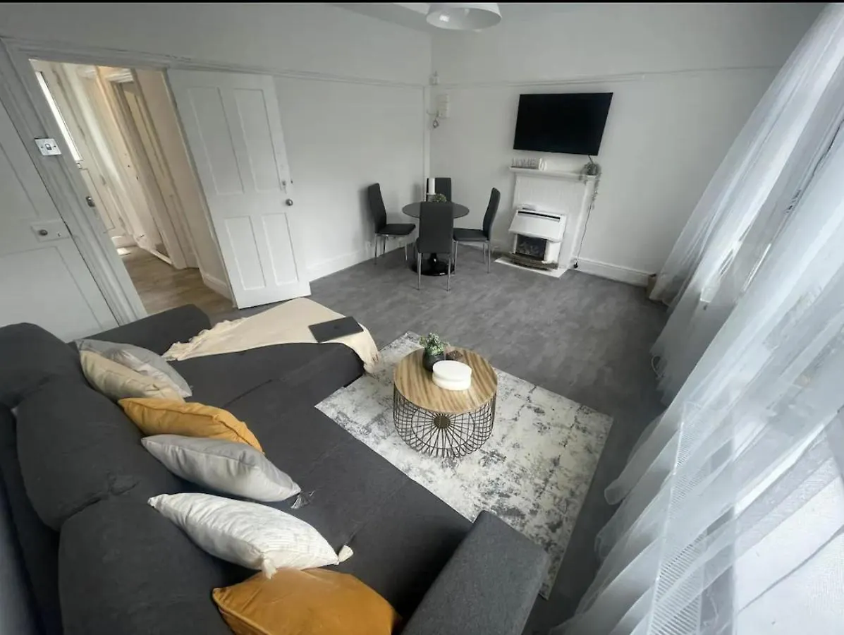 Charming 2 Bed Flat On Tower Bridge Apartment London