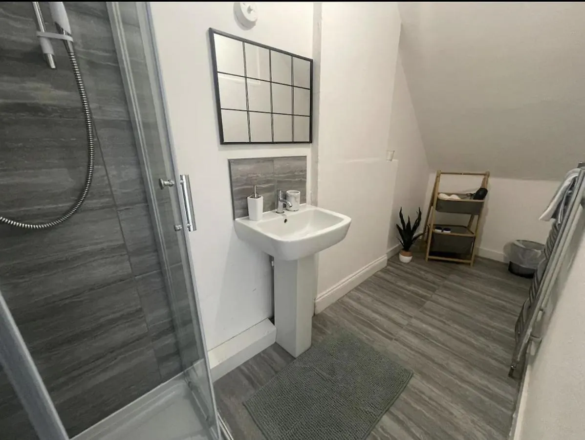 Charming 2 Bed Flat On Tower Bridge Apartment London